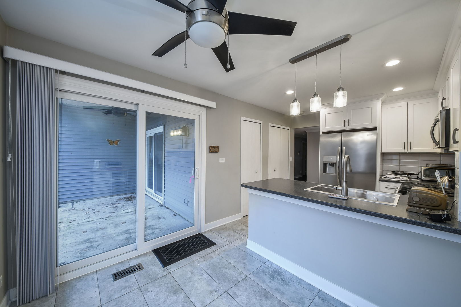 95 Midhurst Court #101B, Naperville, IL 60565