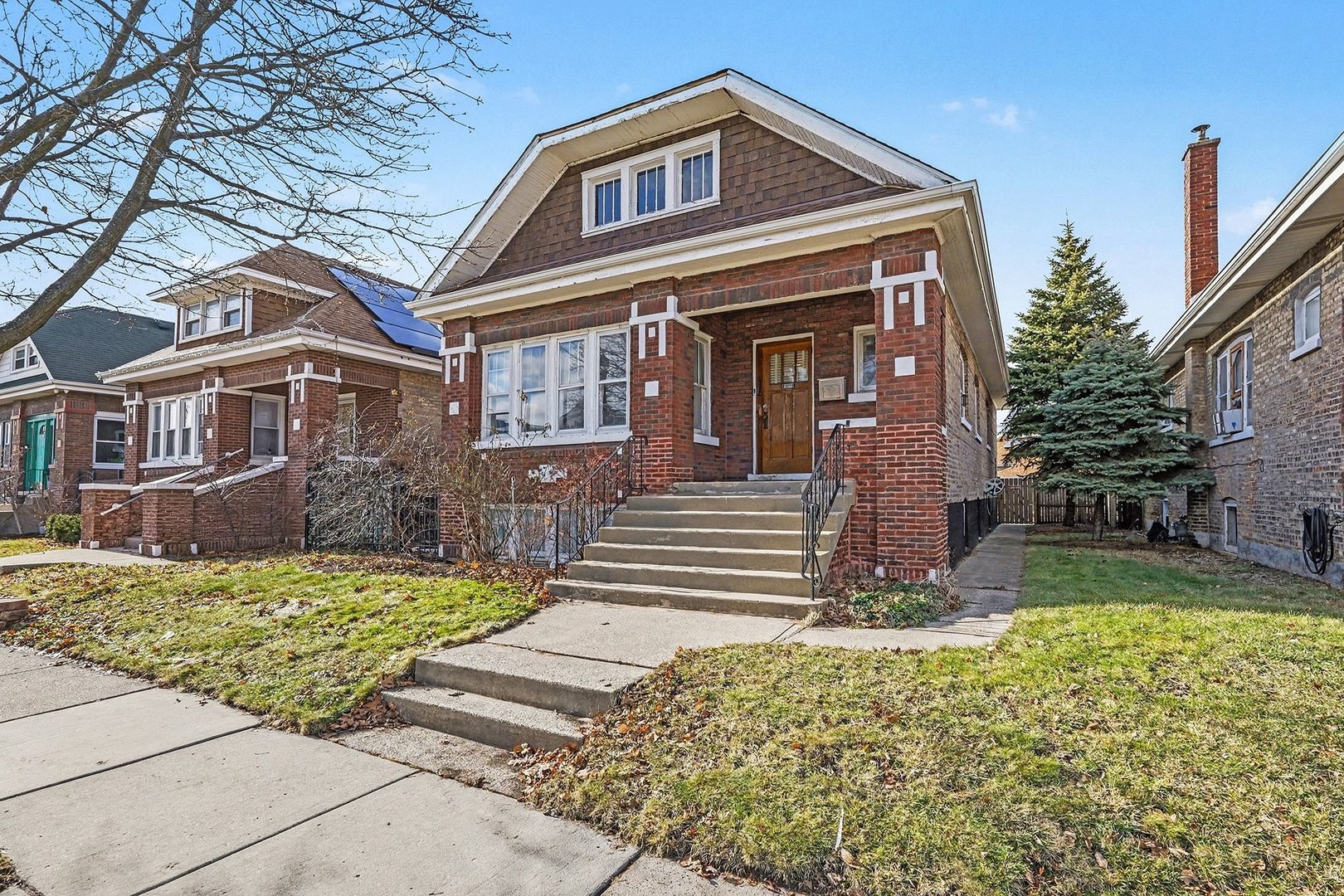 2112 East Avenue, Berwyn, IL 60402