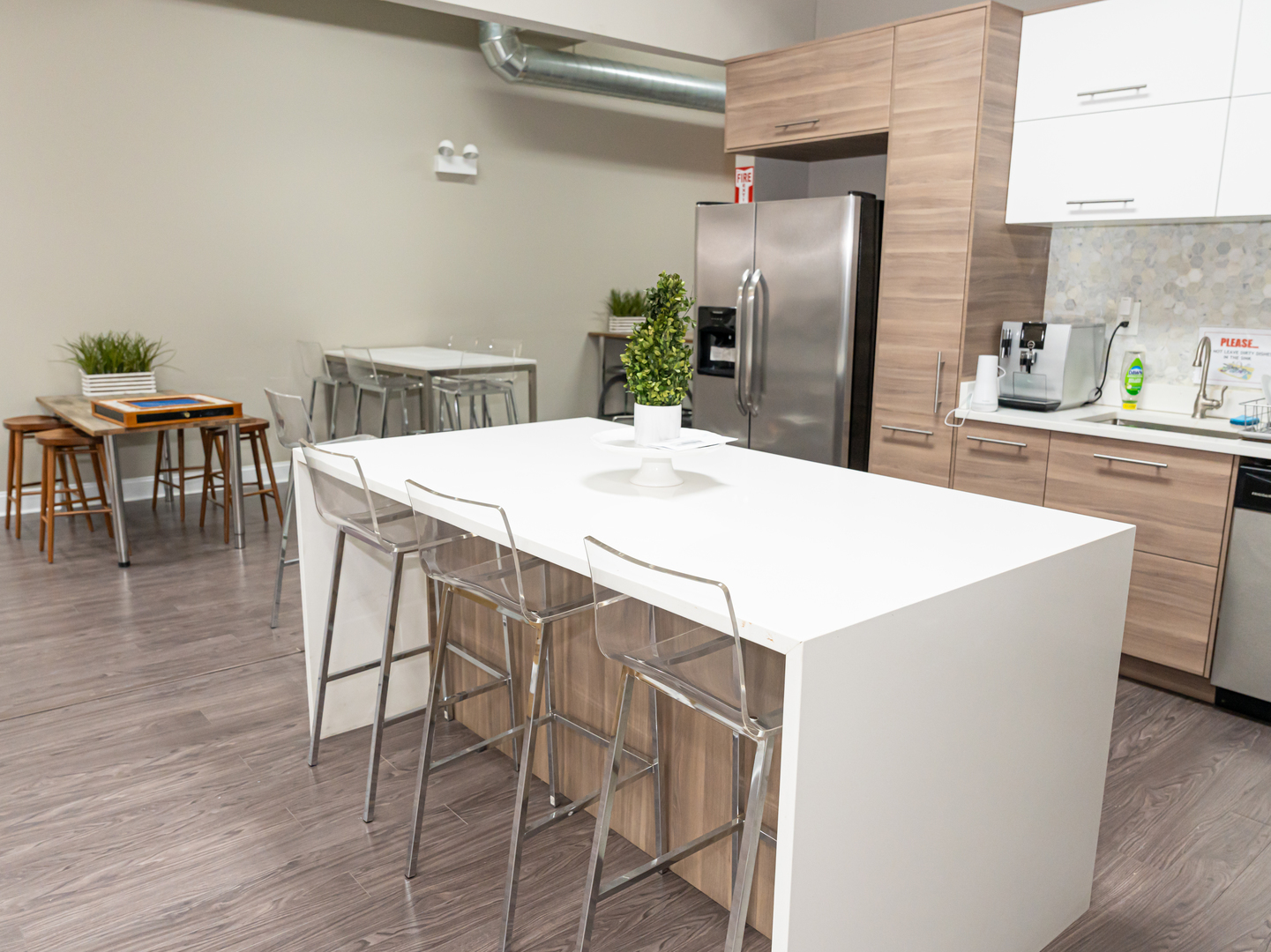 7105 S Yates Avenue, Chicago, IL 60649