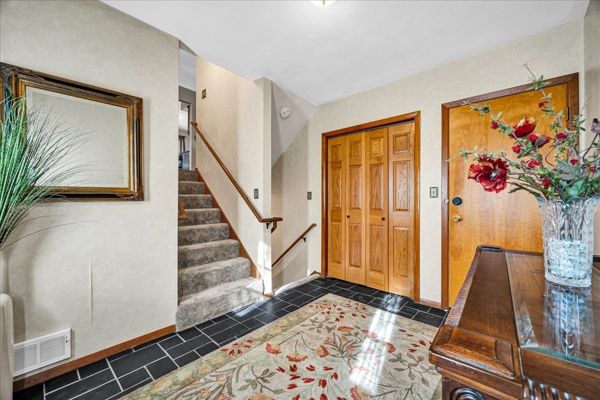 9 Linda Lane, Normal, IL 61761