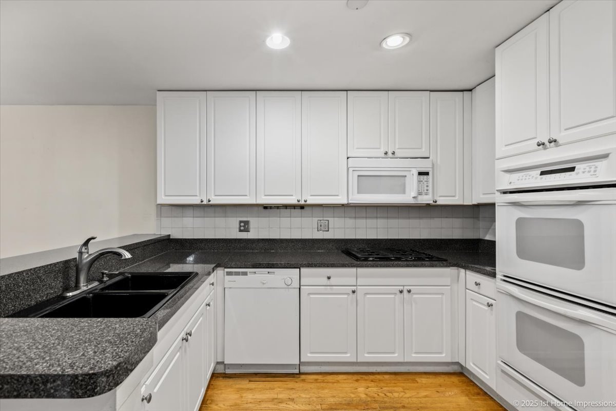 1812 S State Street, Chicago, IL 60616