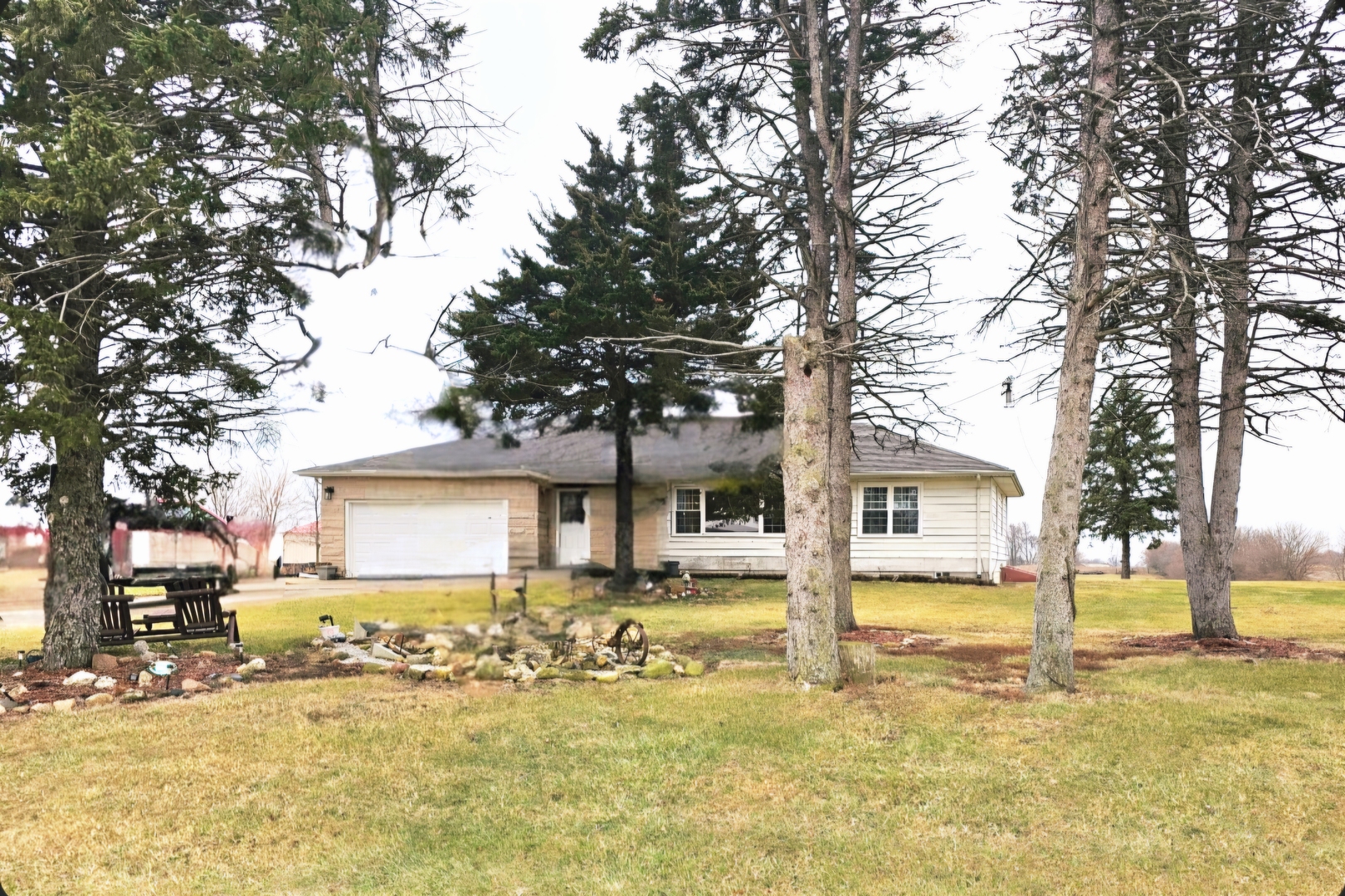 17954 E 10500n Road, Grant Park, IL 60940