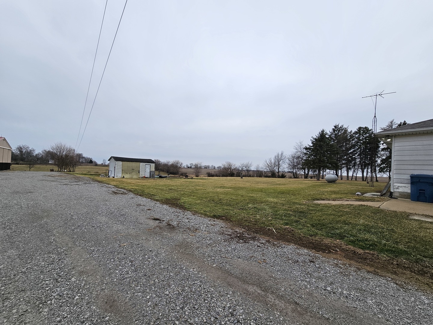 17954 E 10500n Road, Grant Park, IL 60940