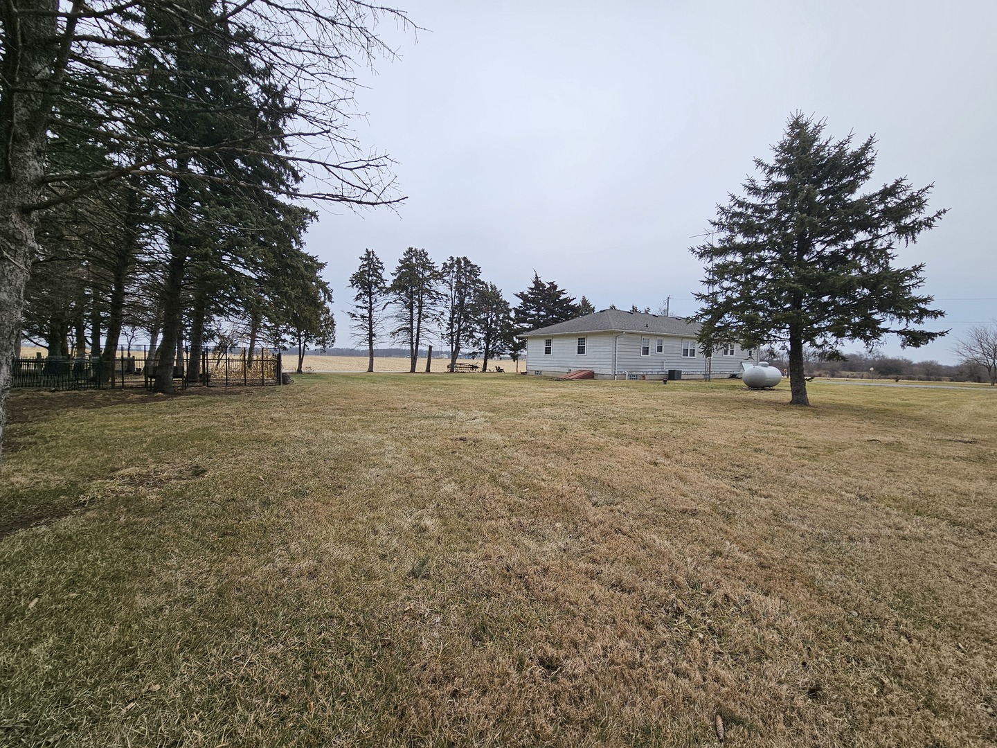 17954 E 10500n Road, Grant Park, IL 60940