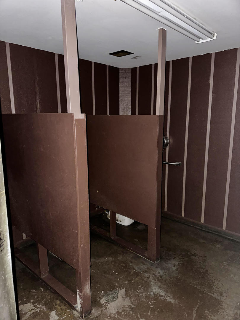 156 E Lincoln Highway, DeKalb, IL 60115