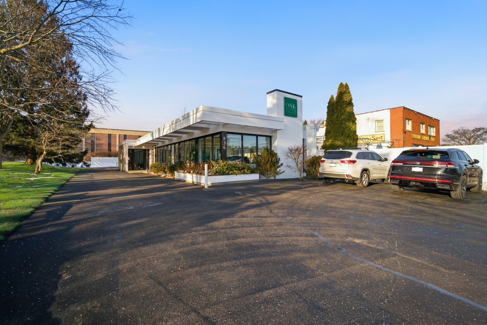 836 Skokie Boulevard, Northbrook, IL 60062