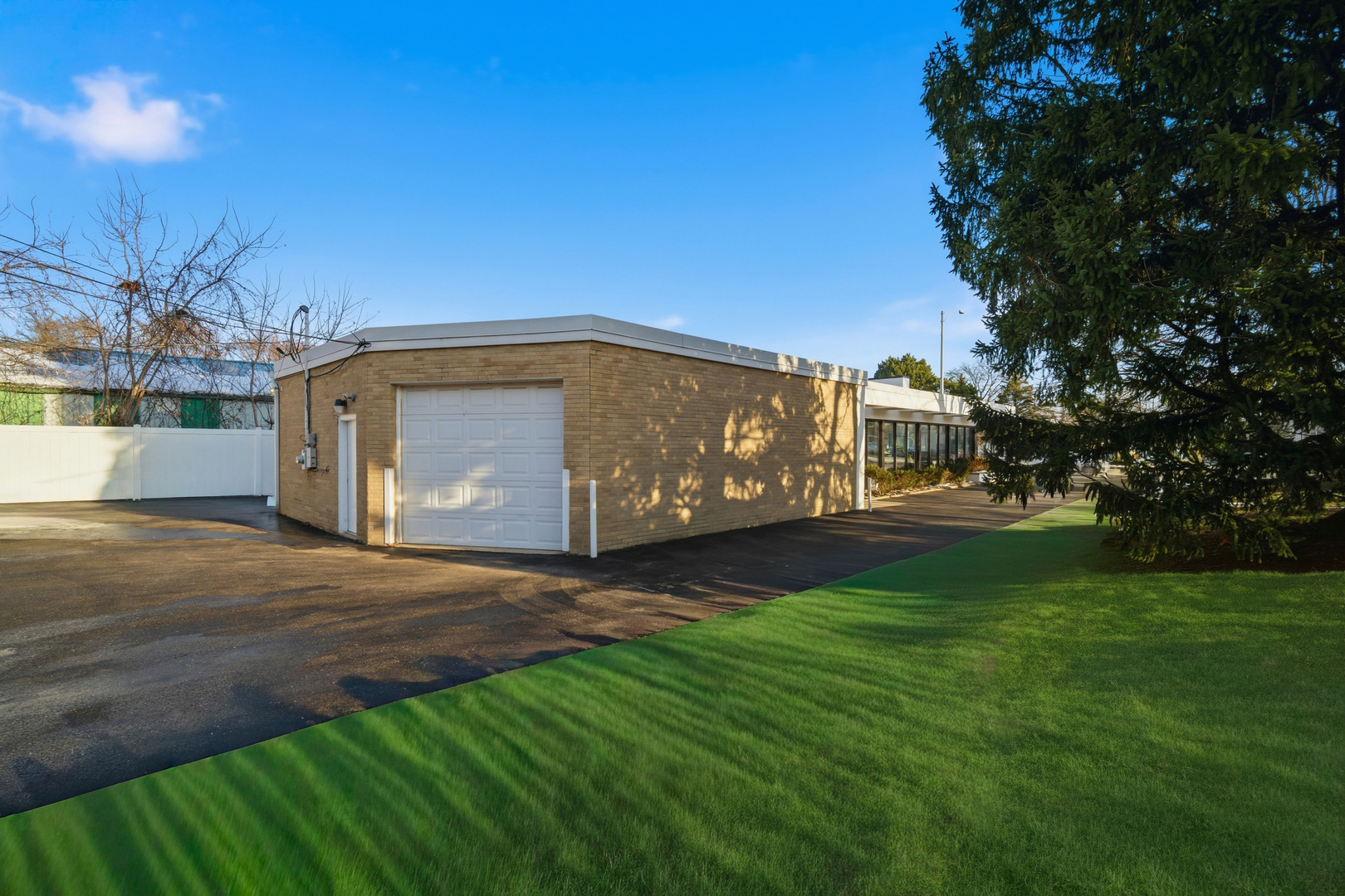 836 Skokie Boulevard, Northbrook, IL 60062