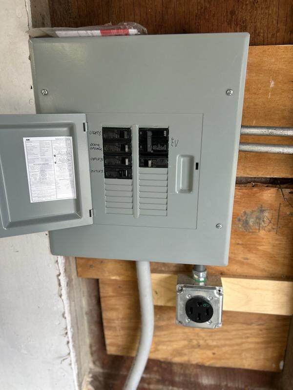 329 S Monterey Avenue, Villa Park, IL 60181