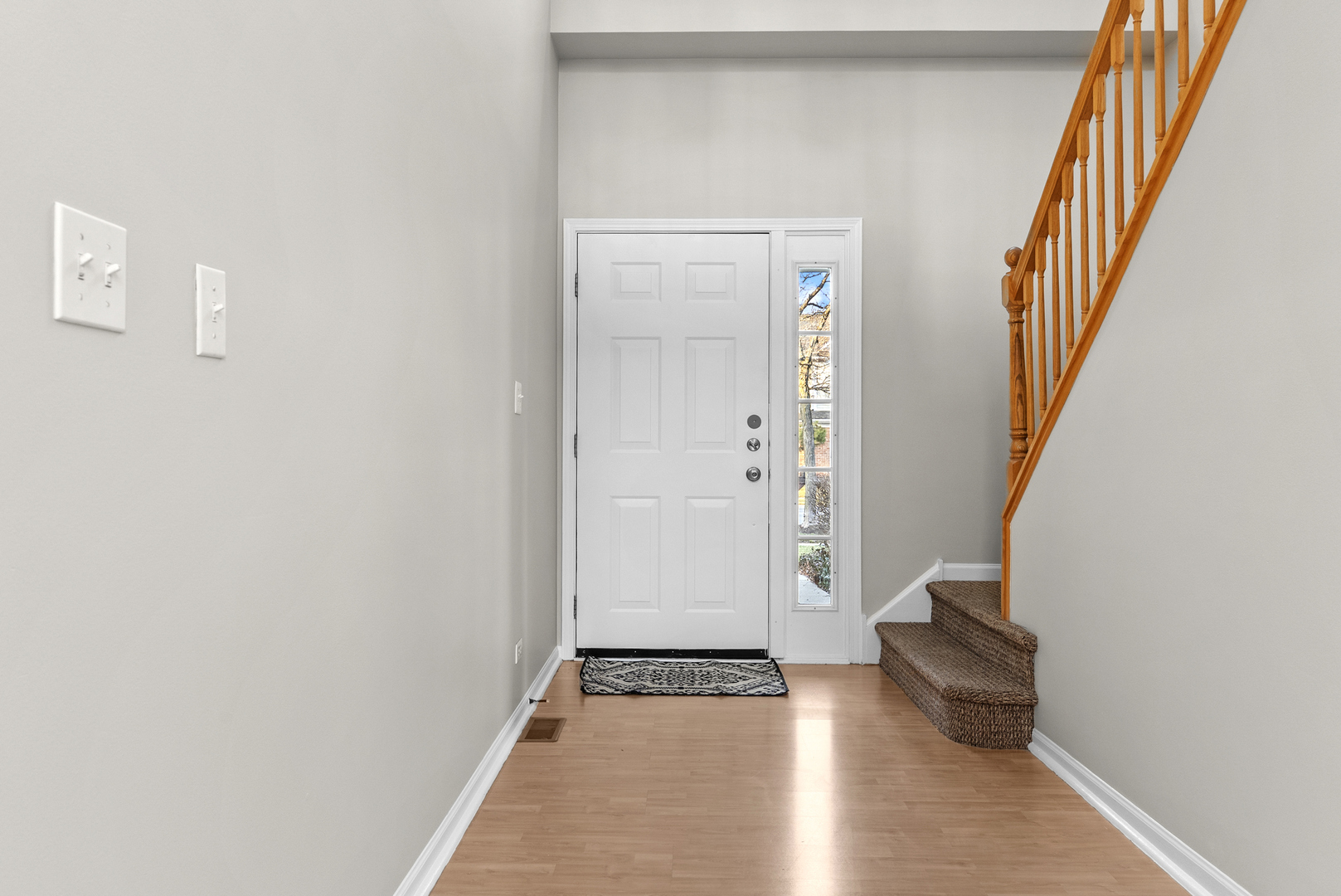 1037 Huntington Drive, Elk Grove Village, IL 60007