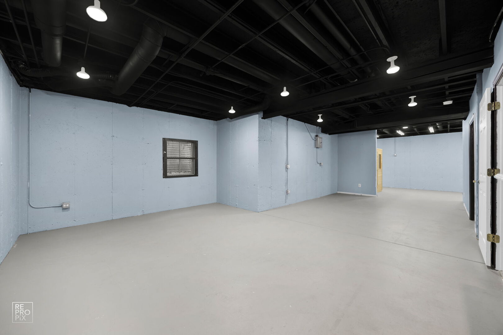 1107 Essex Drive, Oakbrook Terrace, IL 60181