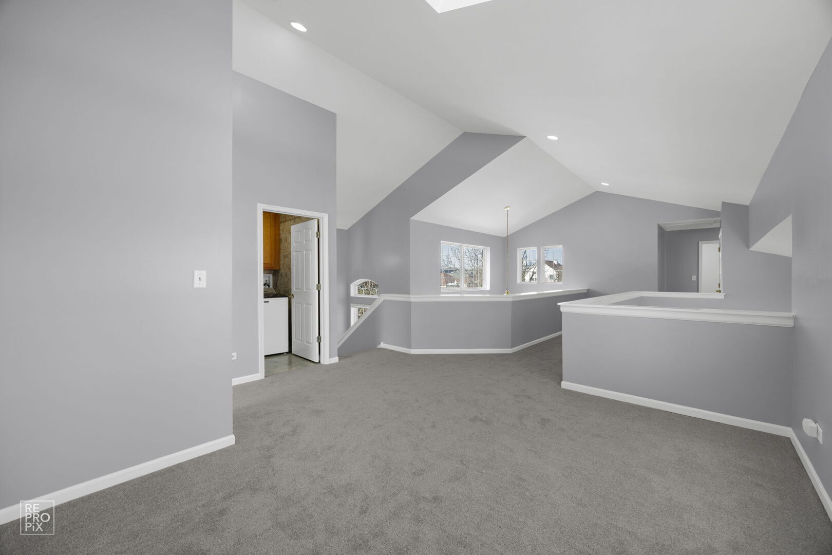 1107 Essex Drive, Oakbrook Terrace, IL 60181