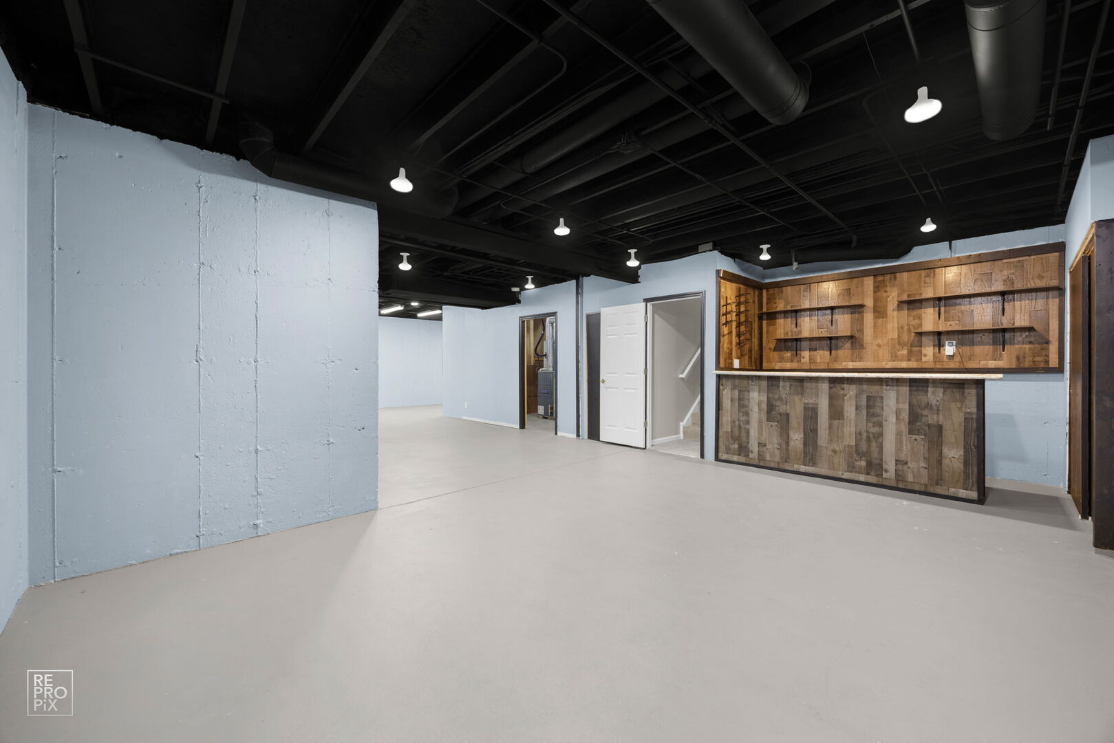 1107 Essex Drive, Oakbrook Terrace, IL 60181