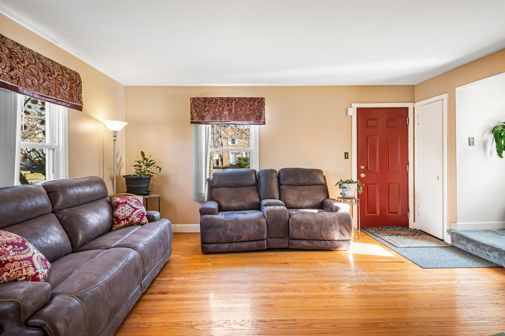 2428 S 12th Avenue, Broadview, IL 60155