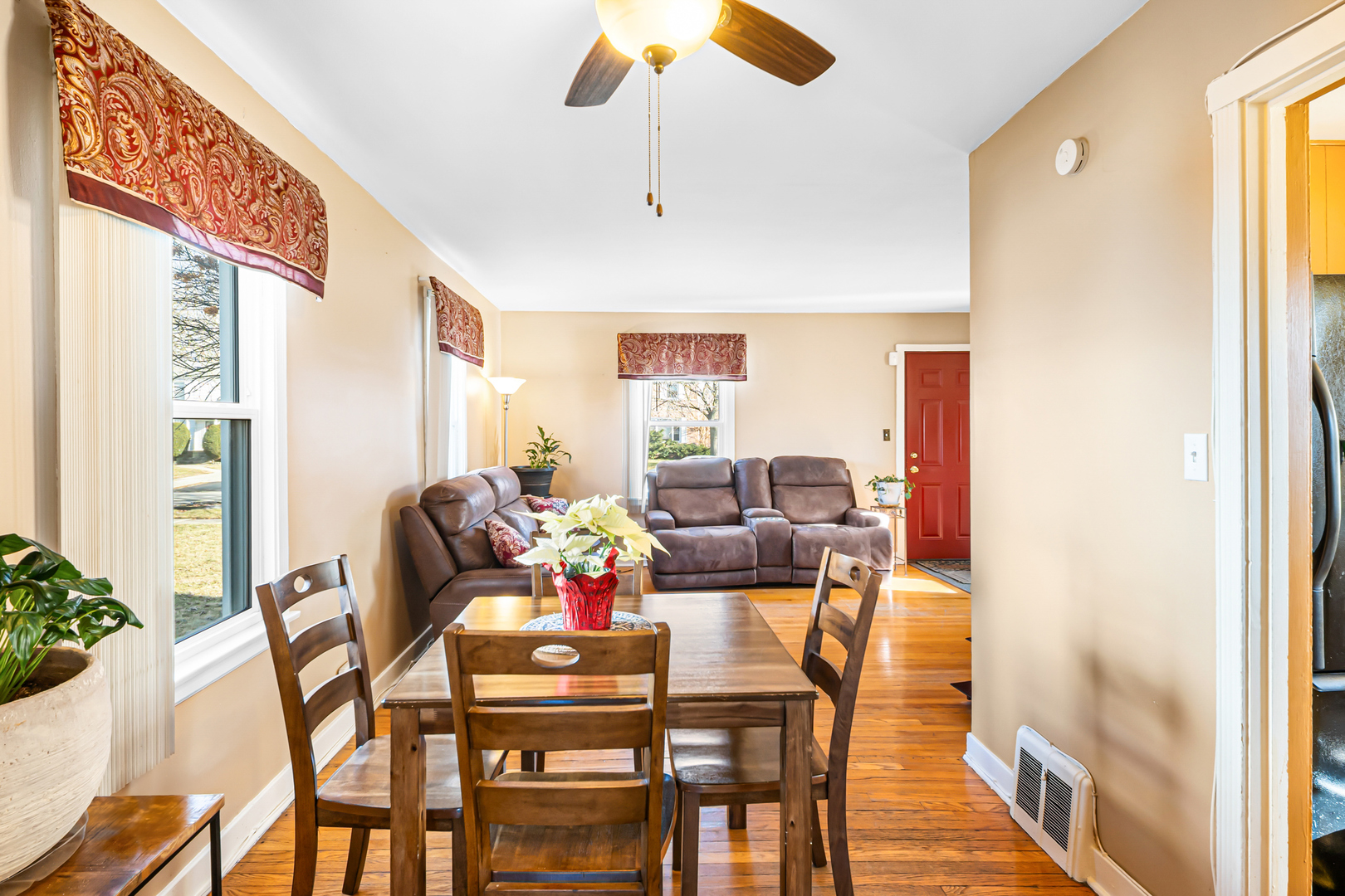 2428 S 12th Avenue, Broadview, IL 60155