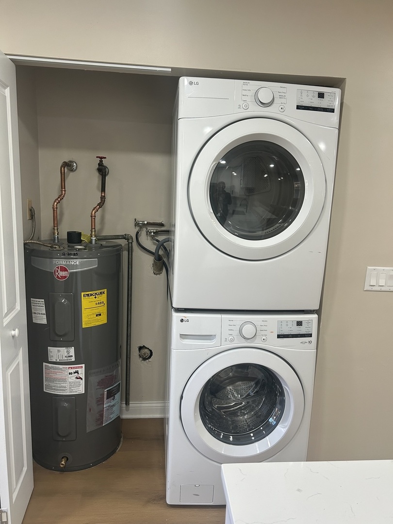 194 N Waters Edge Drive #102, Glendale Heights, IL 60139