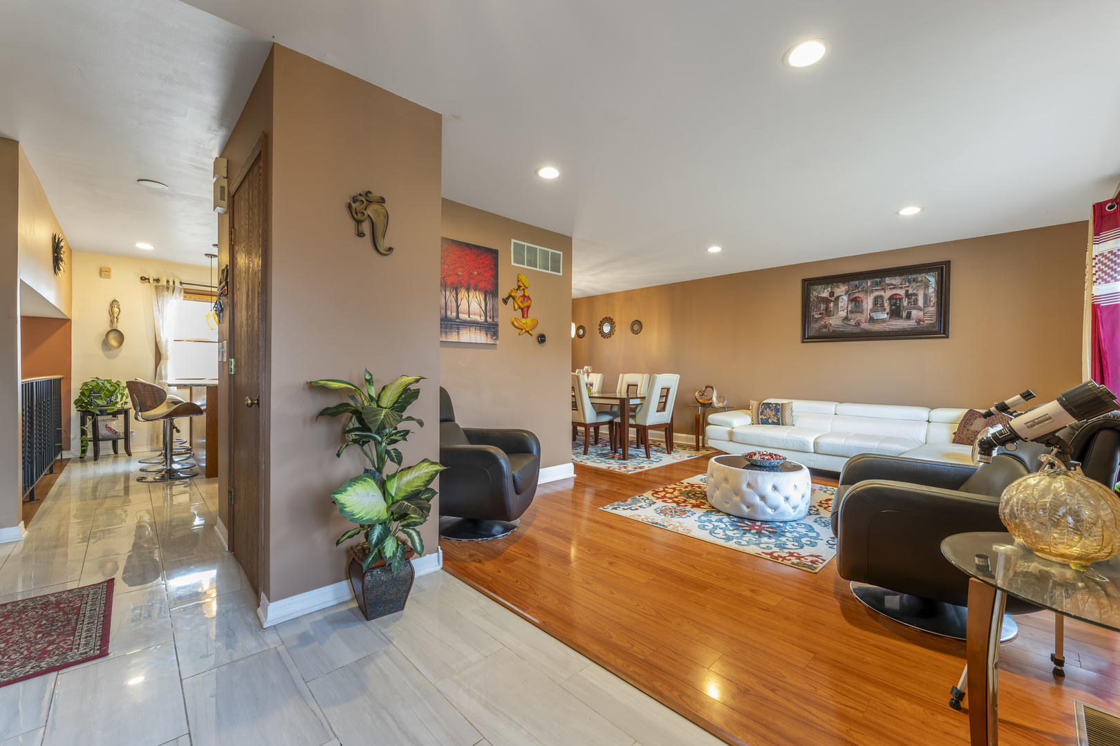 1031 W Shedron Way, Lombard, IL 60148