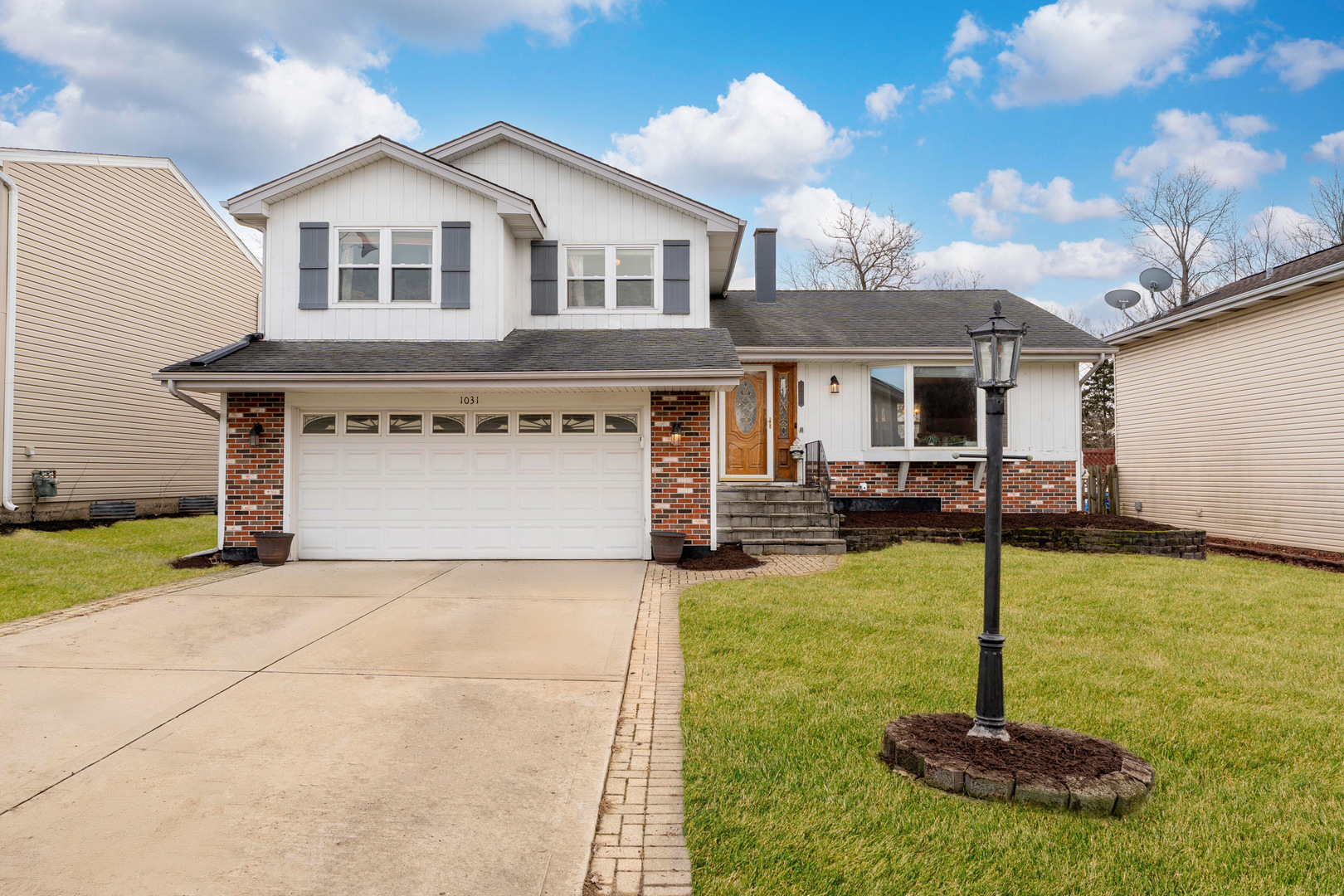 1031 W Shedron Way, Lombard, IL 60148