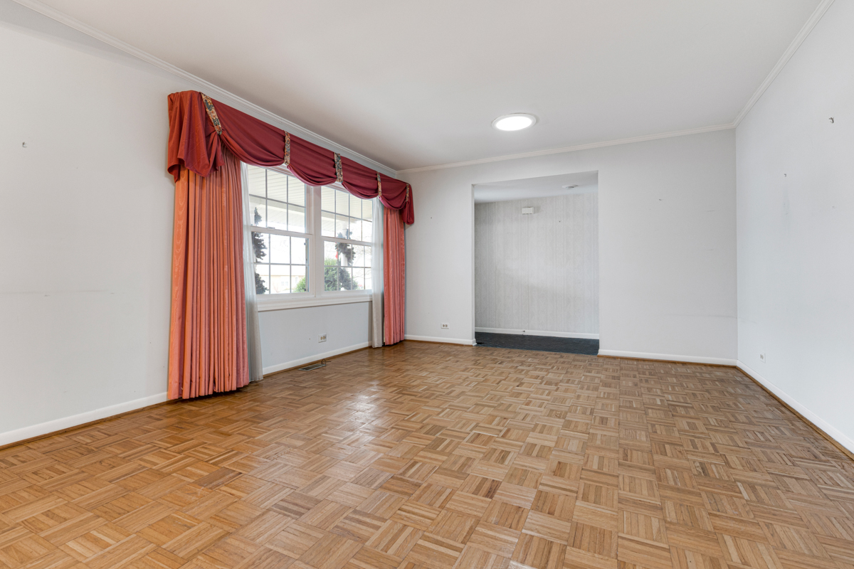 197 Smethwick Road, Elk Grove Village, IL 60007