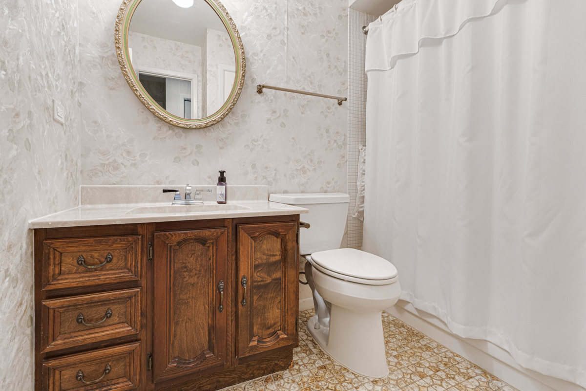 197 Smethwick Road, Elk Grove Village, IL 60007