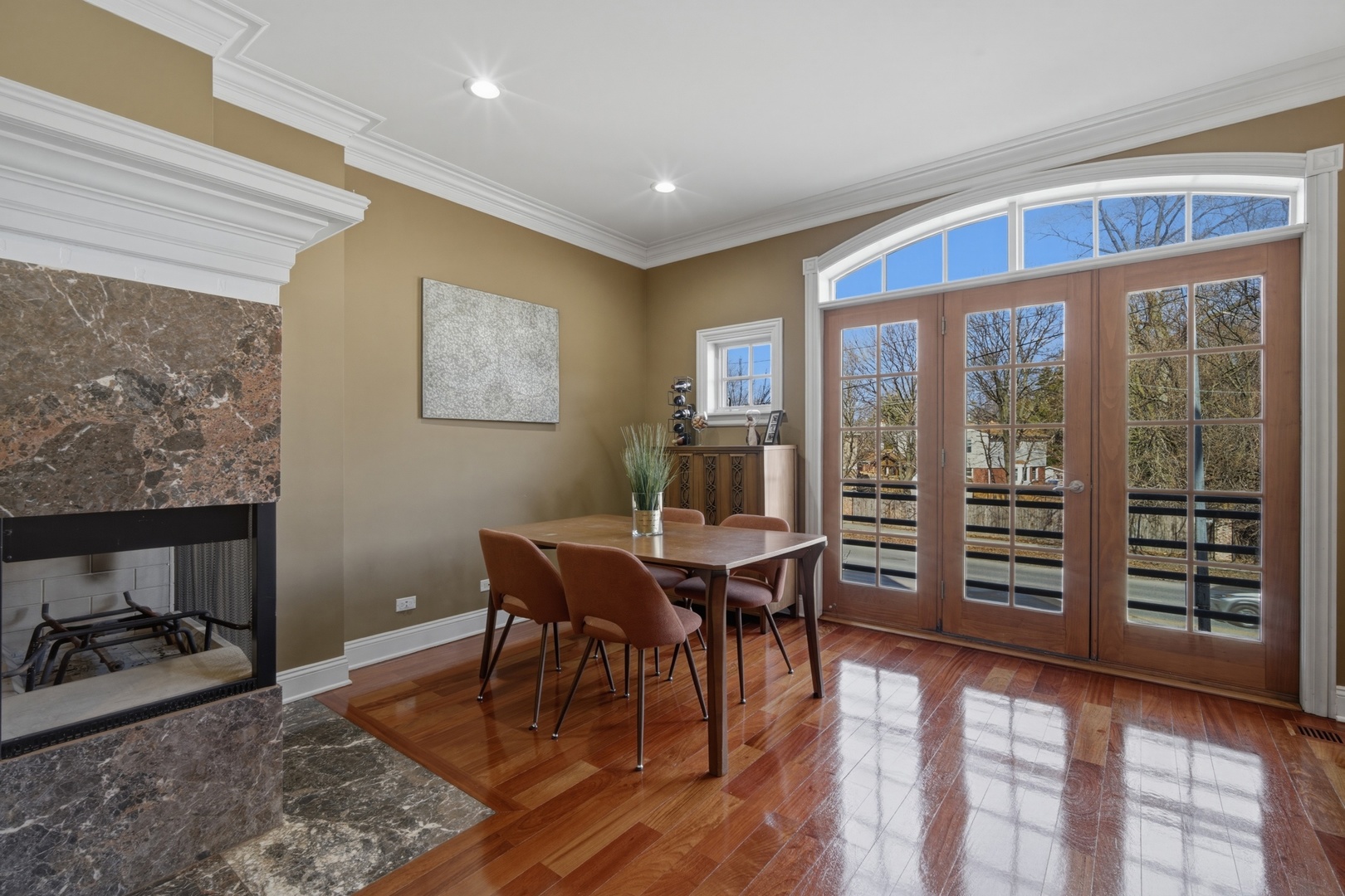 4323 W Peterson Avenue, Chicago, IL 60646