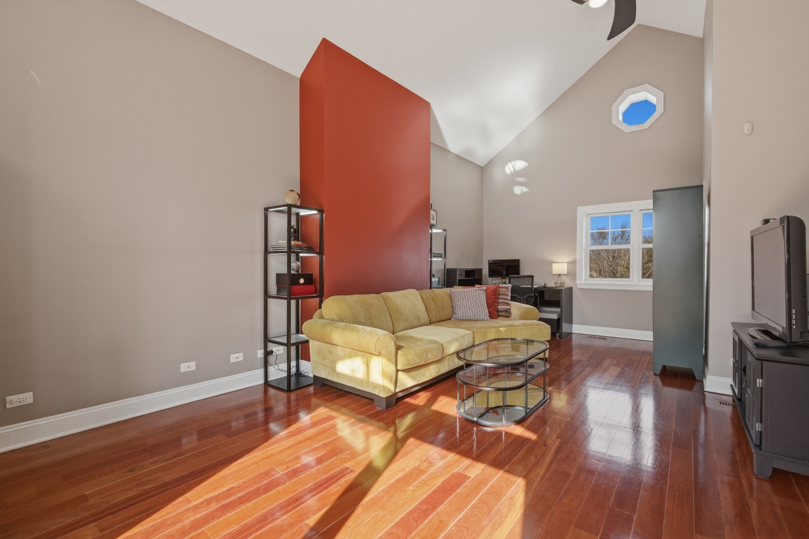 4323 W Peterson Avenue, Chicago, IL 60646