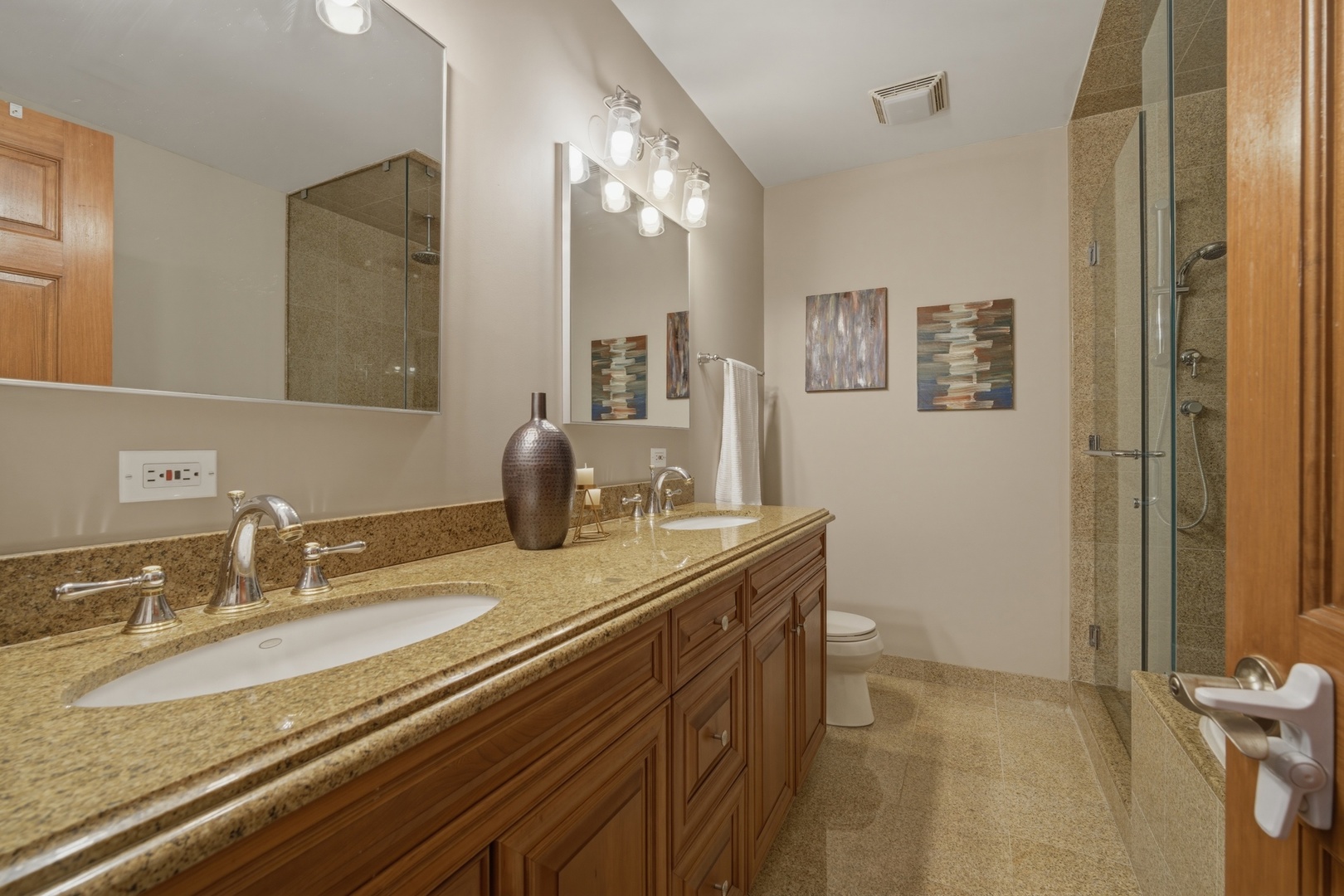 4323 W Peterson Avenue, Chicago, IL 60646