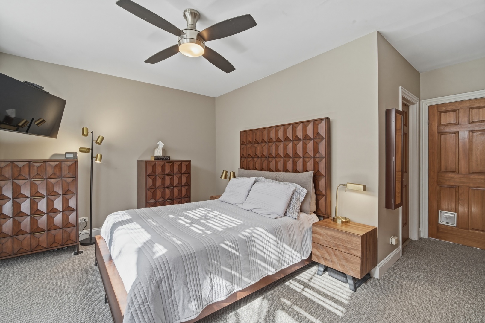 4323 W Peterson Avenue, Chicago, IL 60646