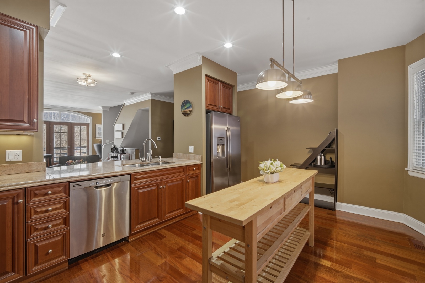 4323 W Peterson Avenue, Chicago, IL 60646