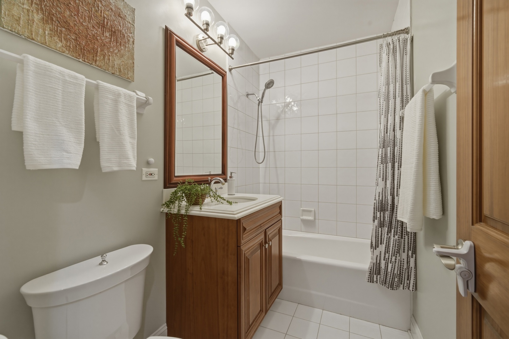 4323 W Peterson Avenue, Chicago, IL 60646