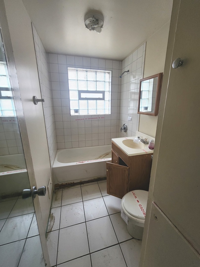 9731 S Brennan Avenue, Chicago, IL 60617