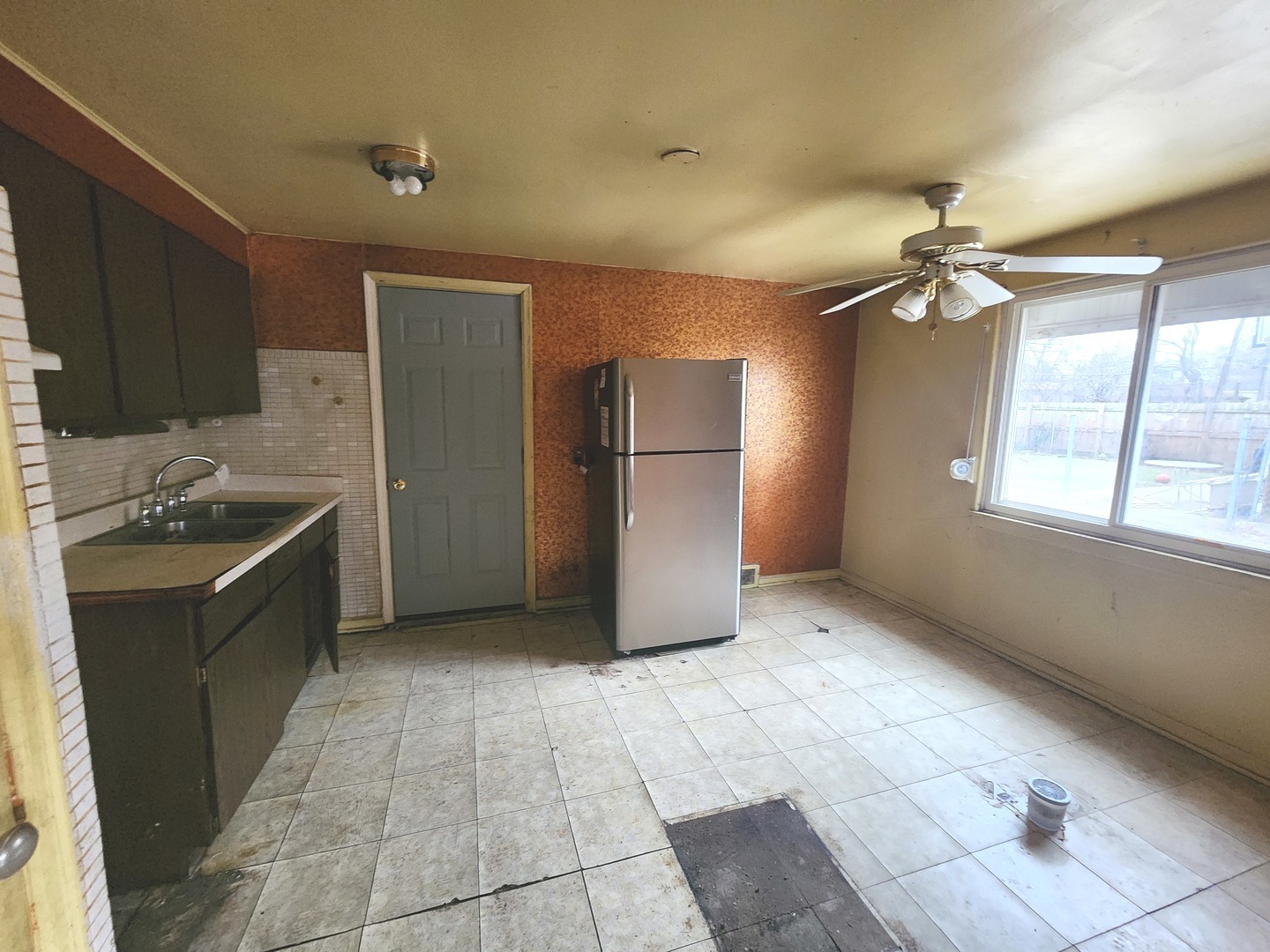 9731 S Brennan Avenue, Chicago, IL 60617