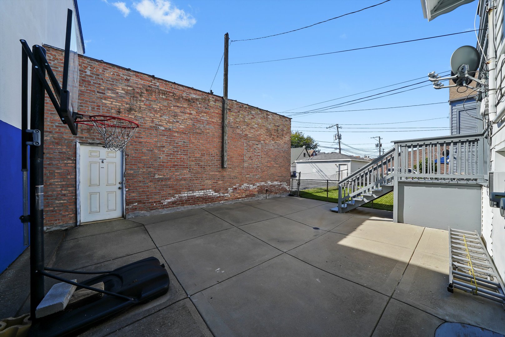 5507 W Cermak Road, Cicero, IL 60804