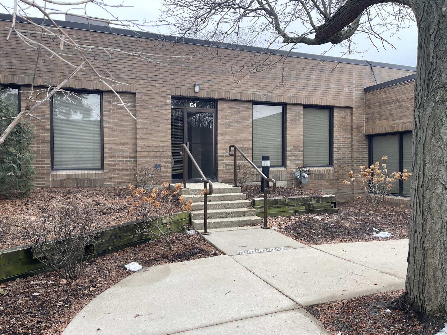 4260 Westbrook Drive #124, Aurora, IL 60504