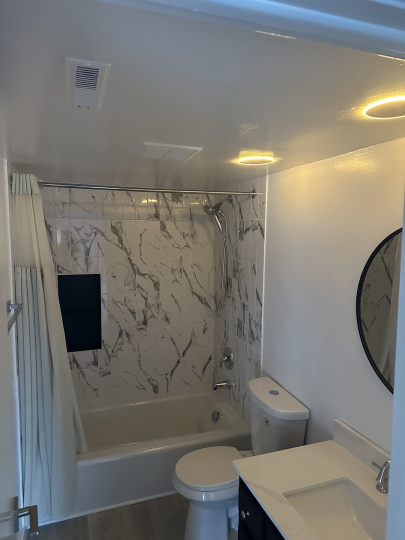 301 Lake Hinsdale Drive #108, Willowbrook, IL 60527