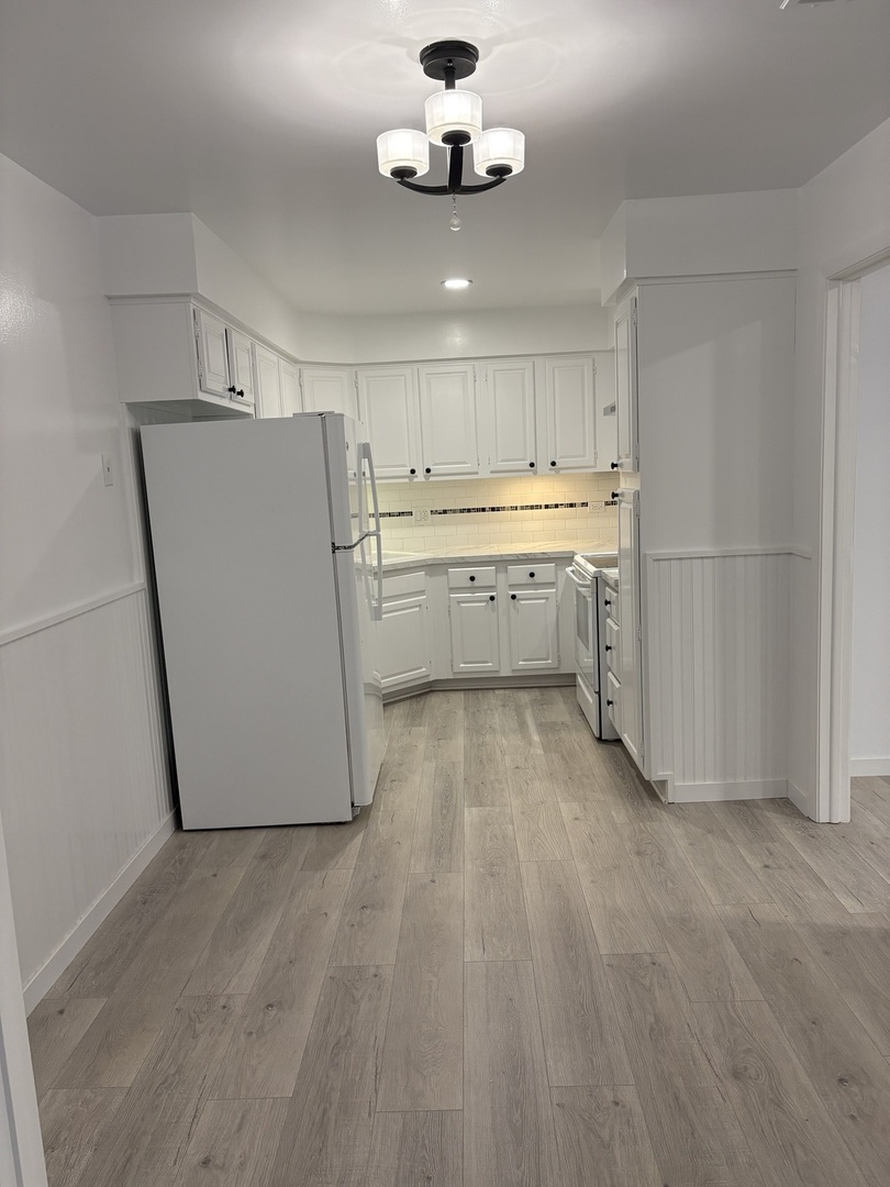 301 Lake Hinsdale Drive #108, Willowbrook, IL 60527