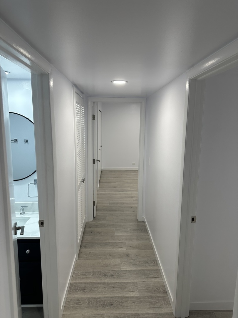 301 Lake Hinsdale Drive #108, Willowbrook, IL 60527