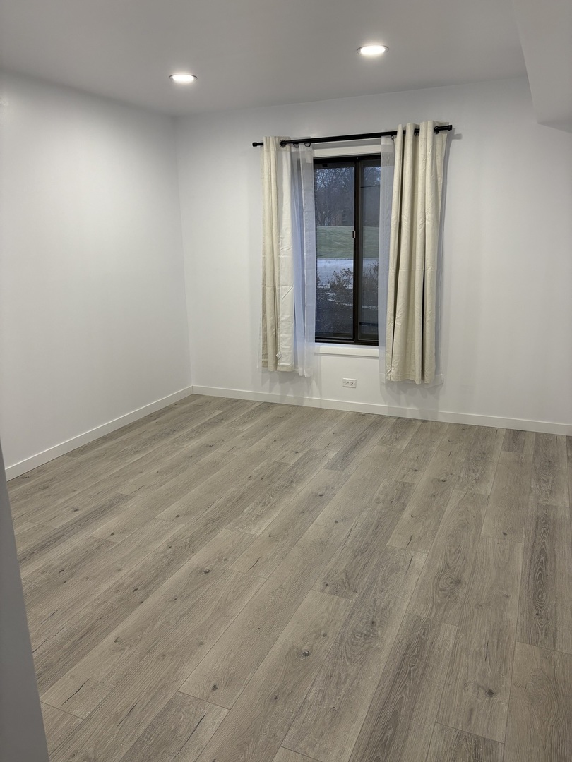 301 Lake Hinsdale Drive #108, Willowbrook, IL 60527