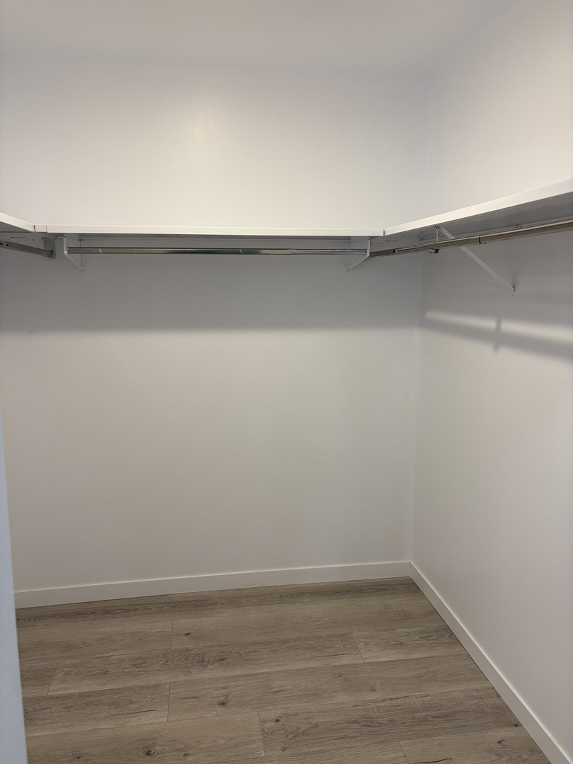 301 Lake Hinsdale Drive #108, Willowbrook, IL 60527