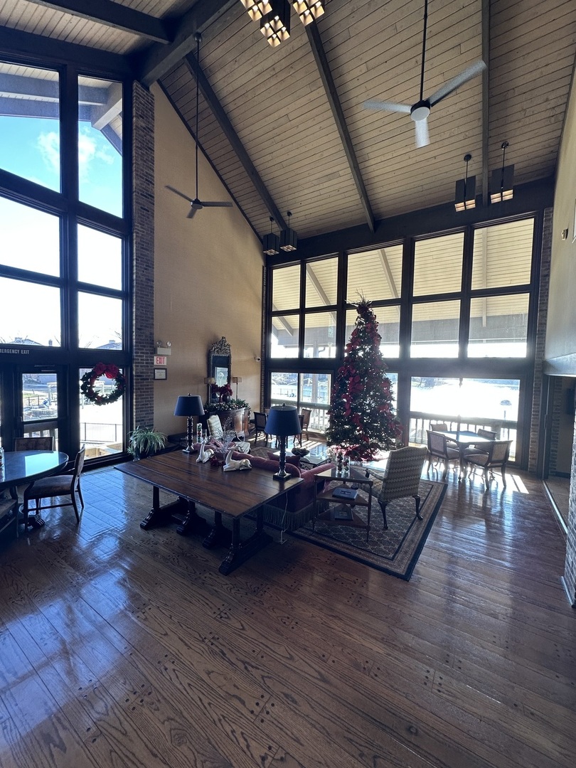 301 Lake Hinsdale Drive #108, Willowbrook, IL 60527