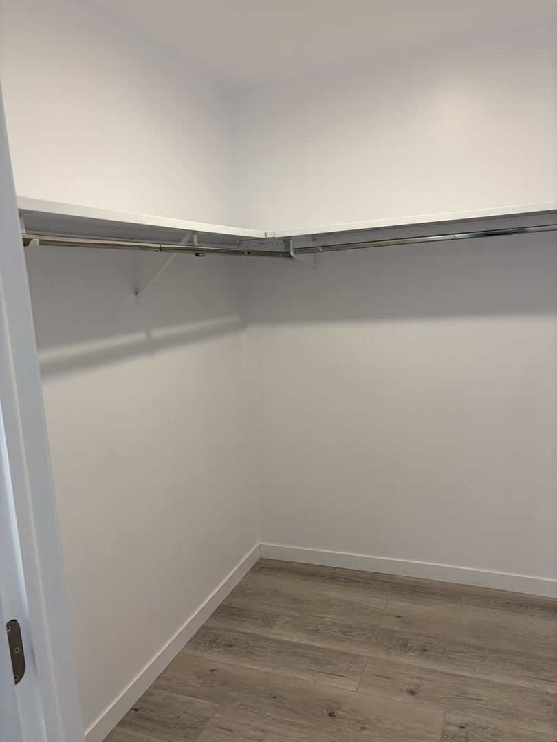 301 Lake Hinsdale Drive #108, Willowbrook, IL 60527