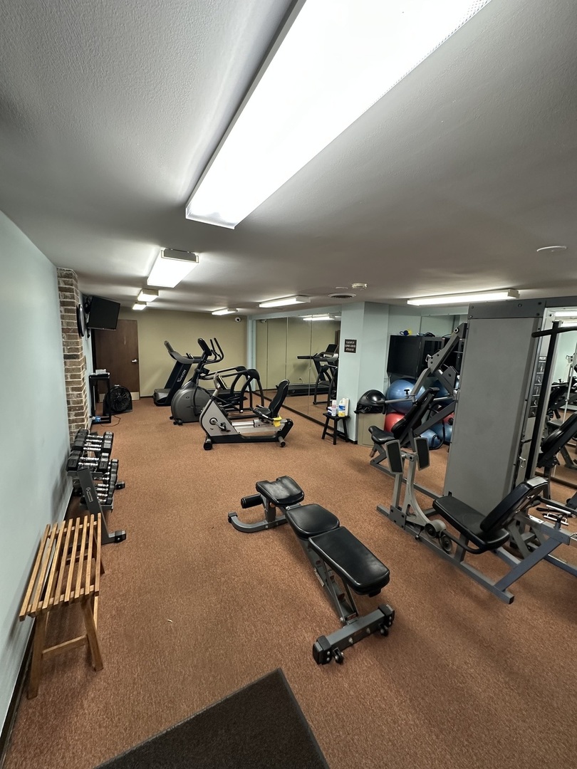 301 Lake Hinsdale Drive #108, Willowbrook, IL 60527