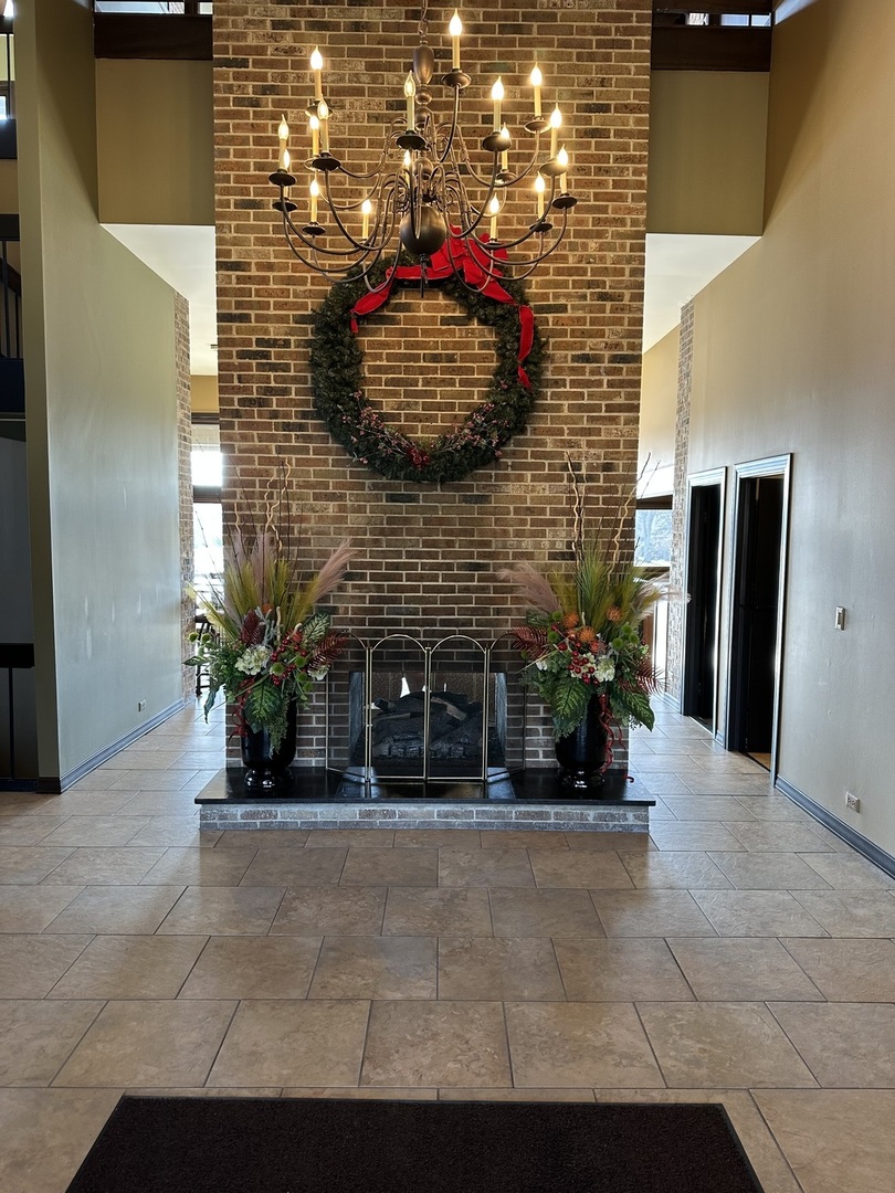 301 Lake Hinsdale Drive #108, Willowbrook, IL 60527