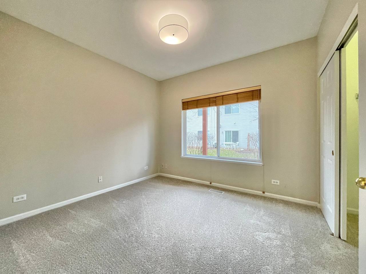 343 Abington Woods Drive, Aurora, IL 60502