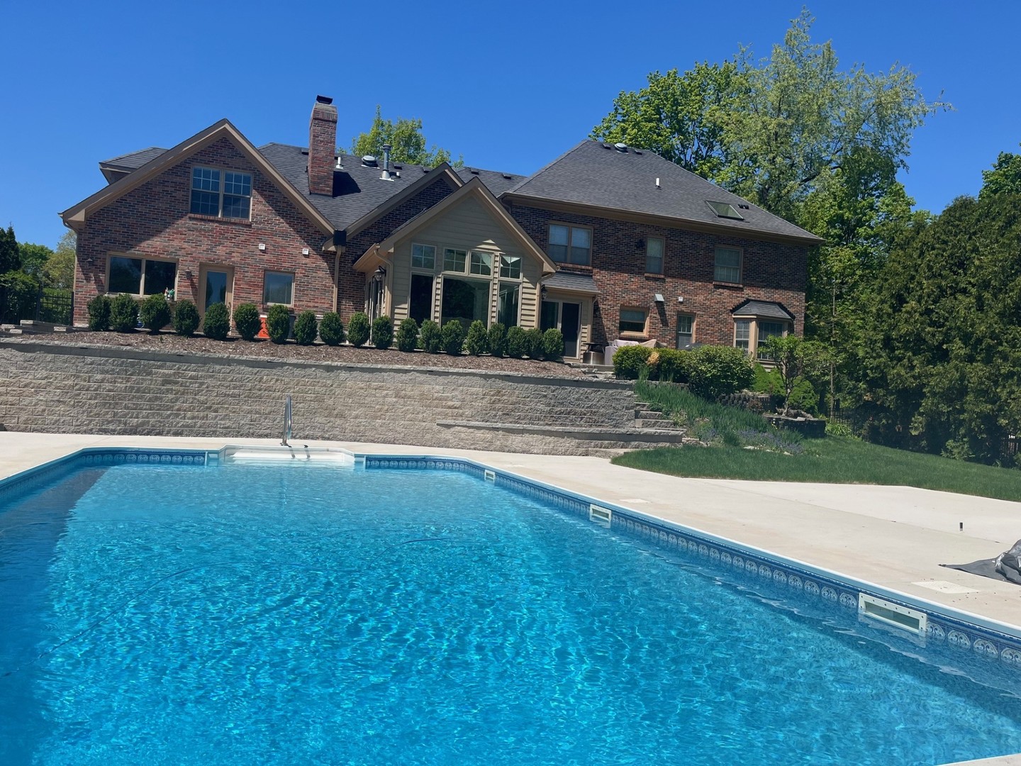 22 Aintree Road, St. Charles, IL 60174