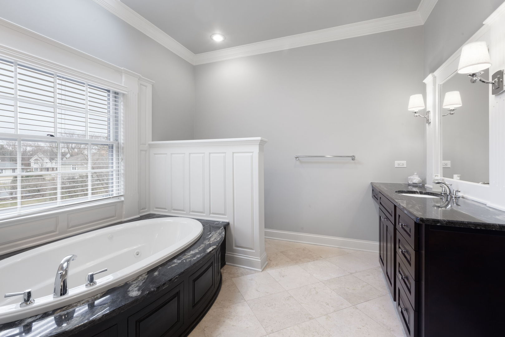 22 Aintree Road, St. Charles, IL 60174