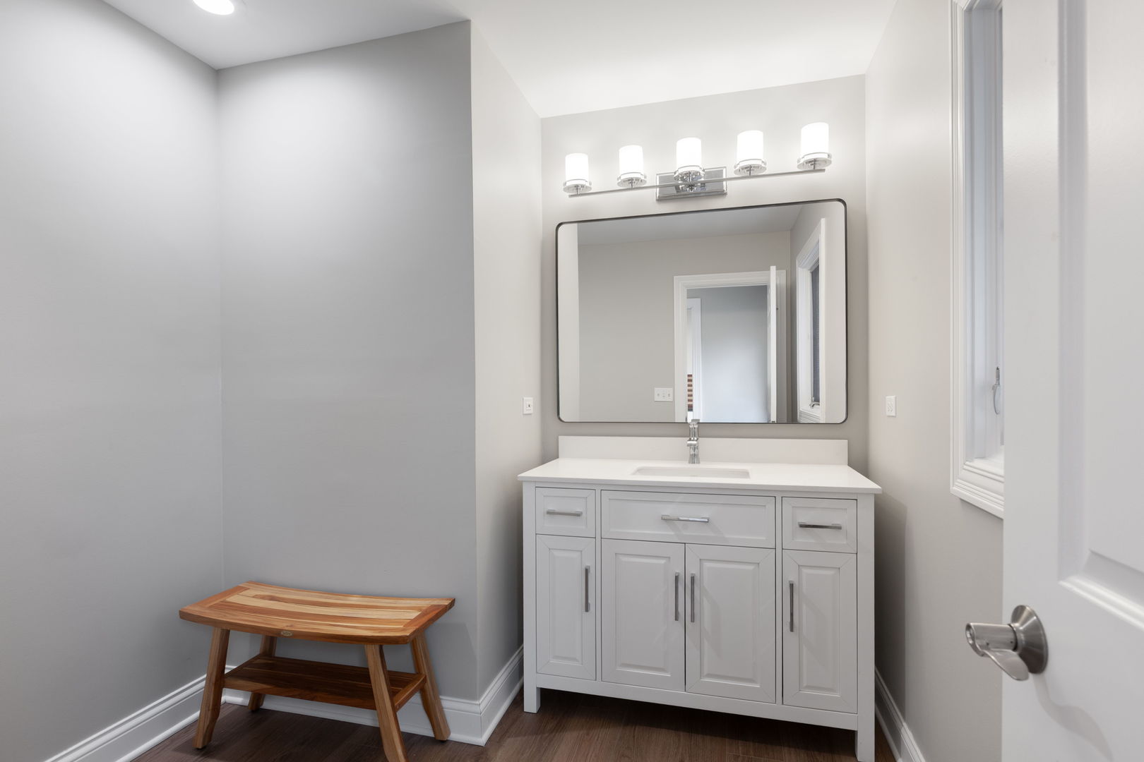 22 Aintree Road, St. Charles, IL 60174