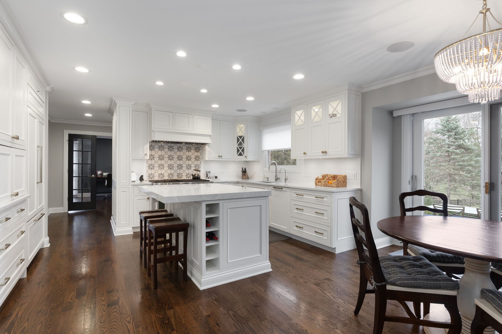 22 Aintree Road, St. Charles, IL 60174