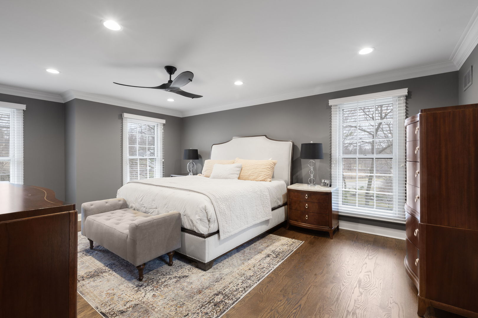 22 Aintree Road, St. Charles, IL 60174