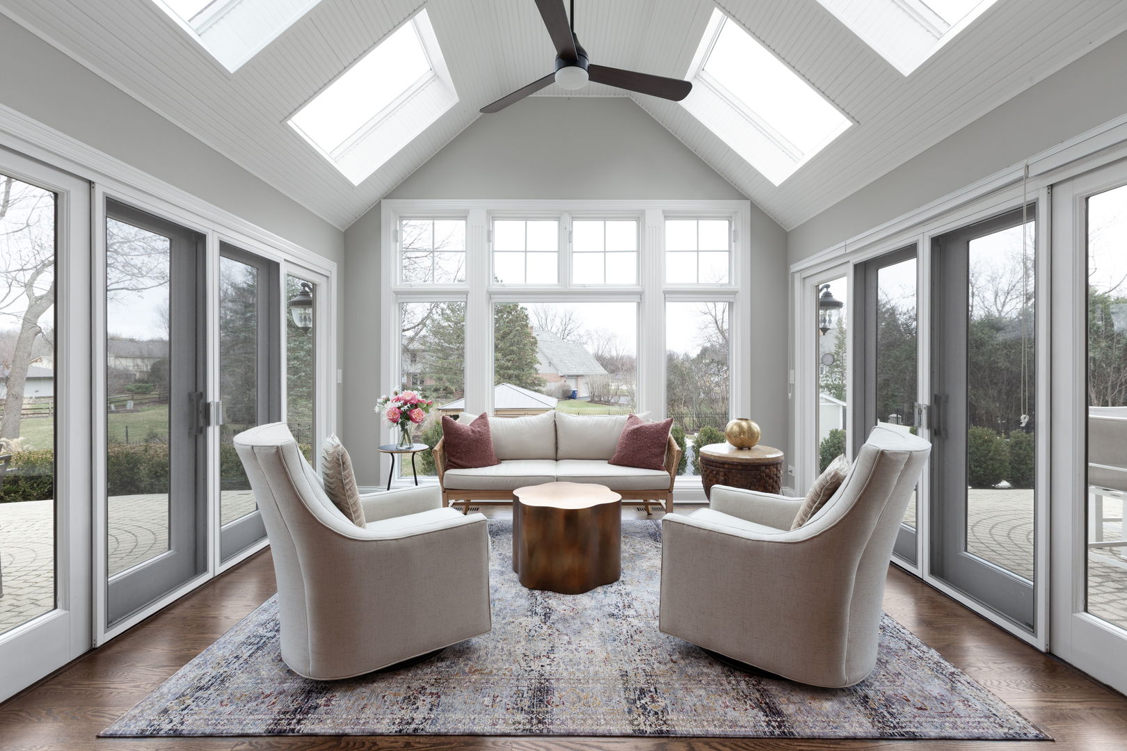 22 Aintree Road, St. Charles, IL 60174