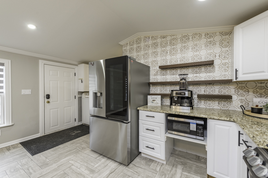 38569 N Sheridan Road #512, Beach Park, IL 60087